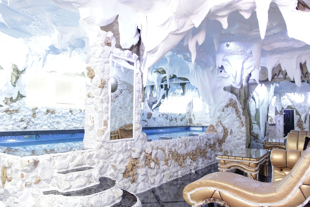 Bali Colosseum Hotel 47/50
