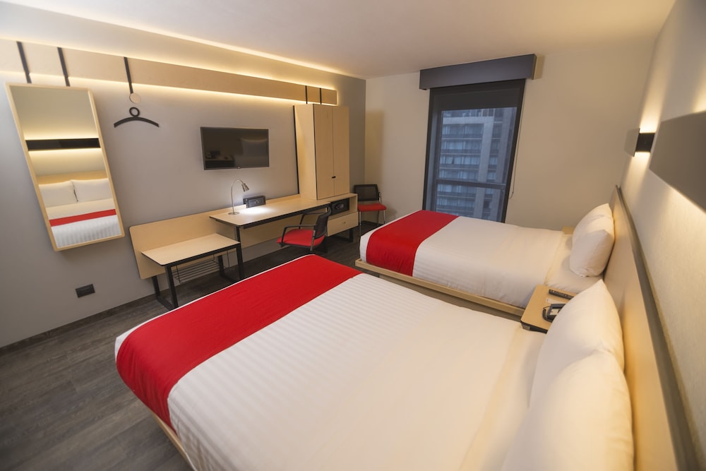 City Express Plus by Marriott Medellin Colombia 11/42