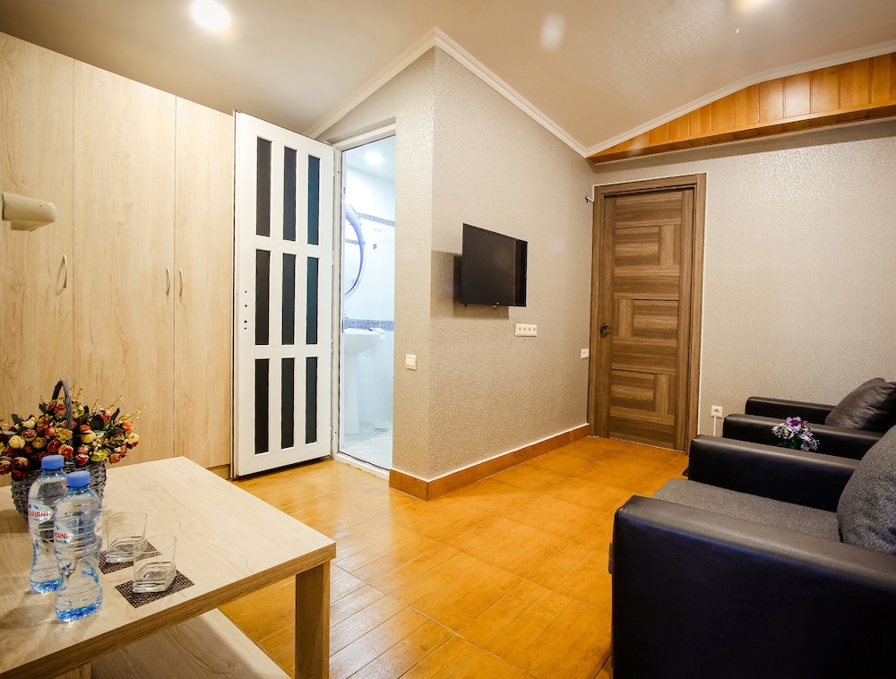 Hotel Tomas House 22/32
