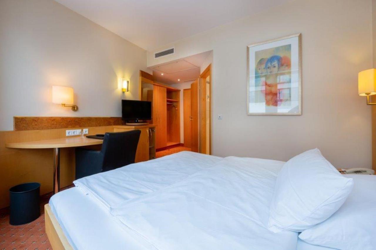 Kronenhotel Stuttgart 18/50