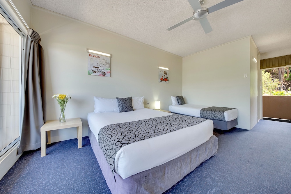 Camelot Motel 9/27