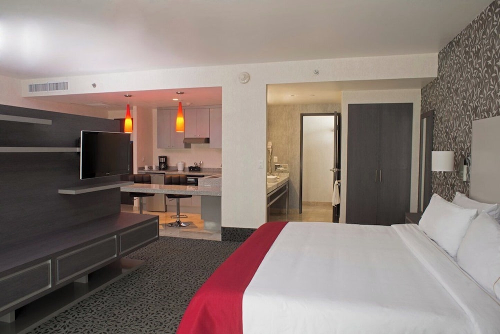 Holiday Inn Express & Suites Queretaro, an IHG Hotel 13/50