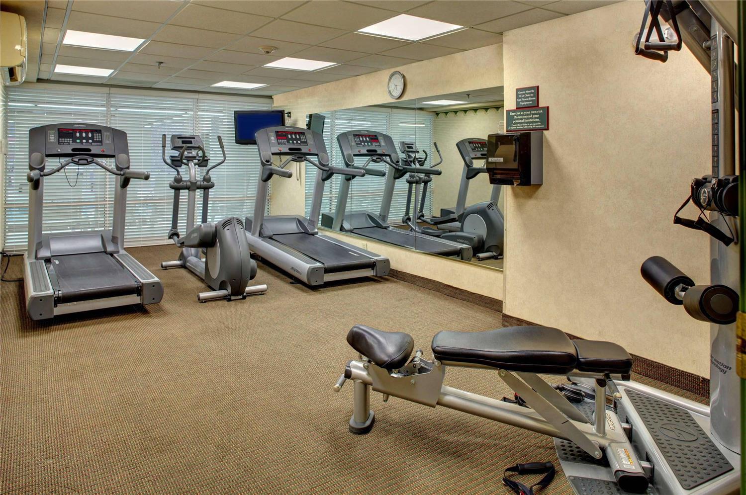 La Quinta Inn & Suites by Wyndham Asheville Downtown 14/34