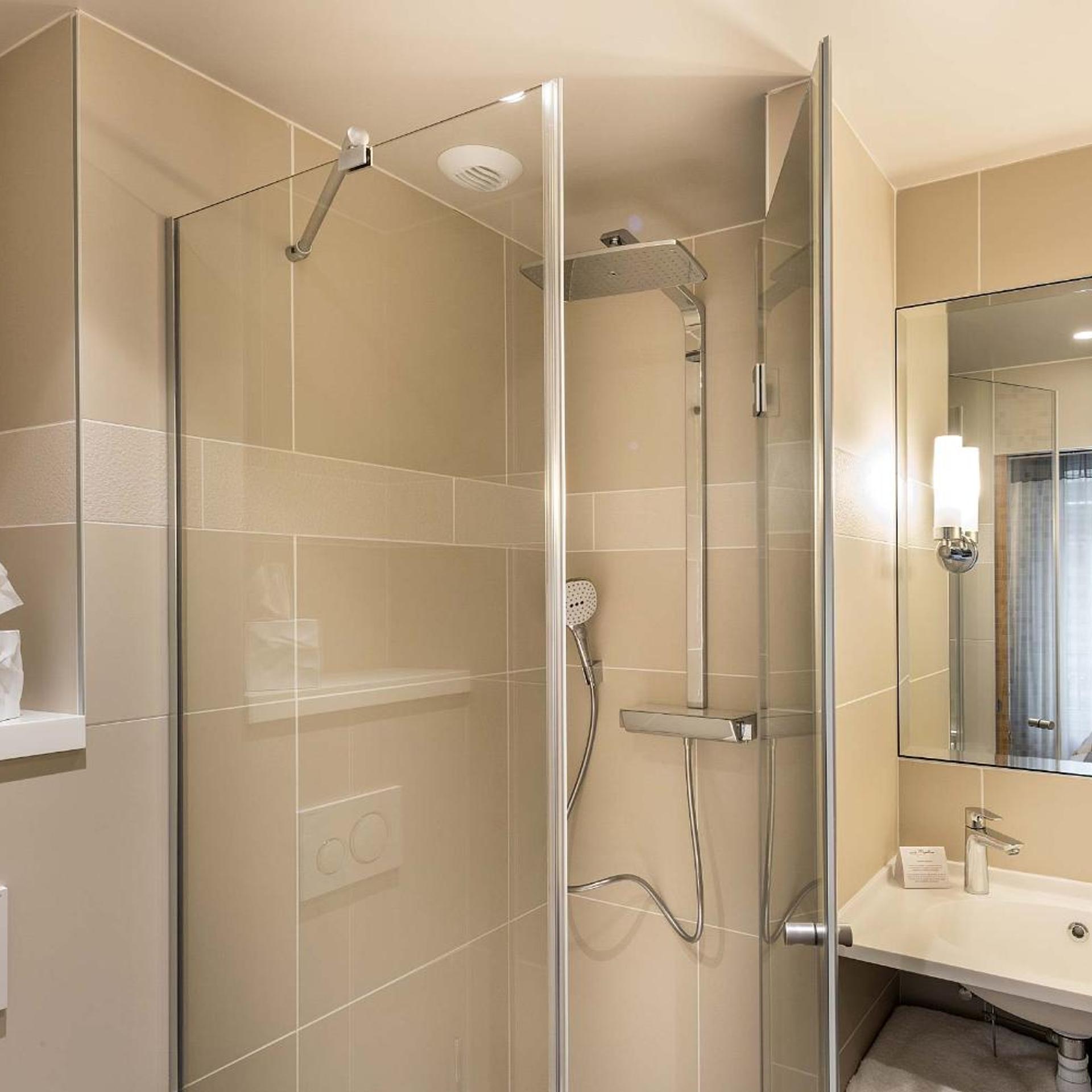 غرفة بسريرين منفصلين بإطلالة على الحديقة، Hotel Magellan 5/6