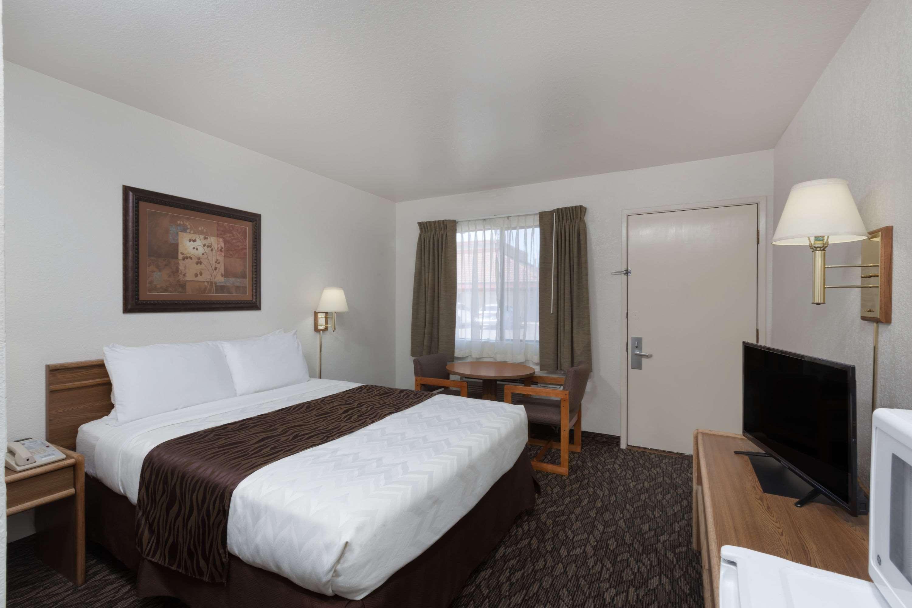 Room, Queen Bed