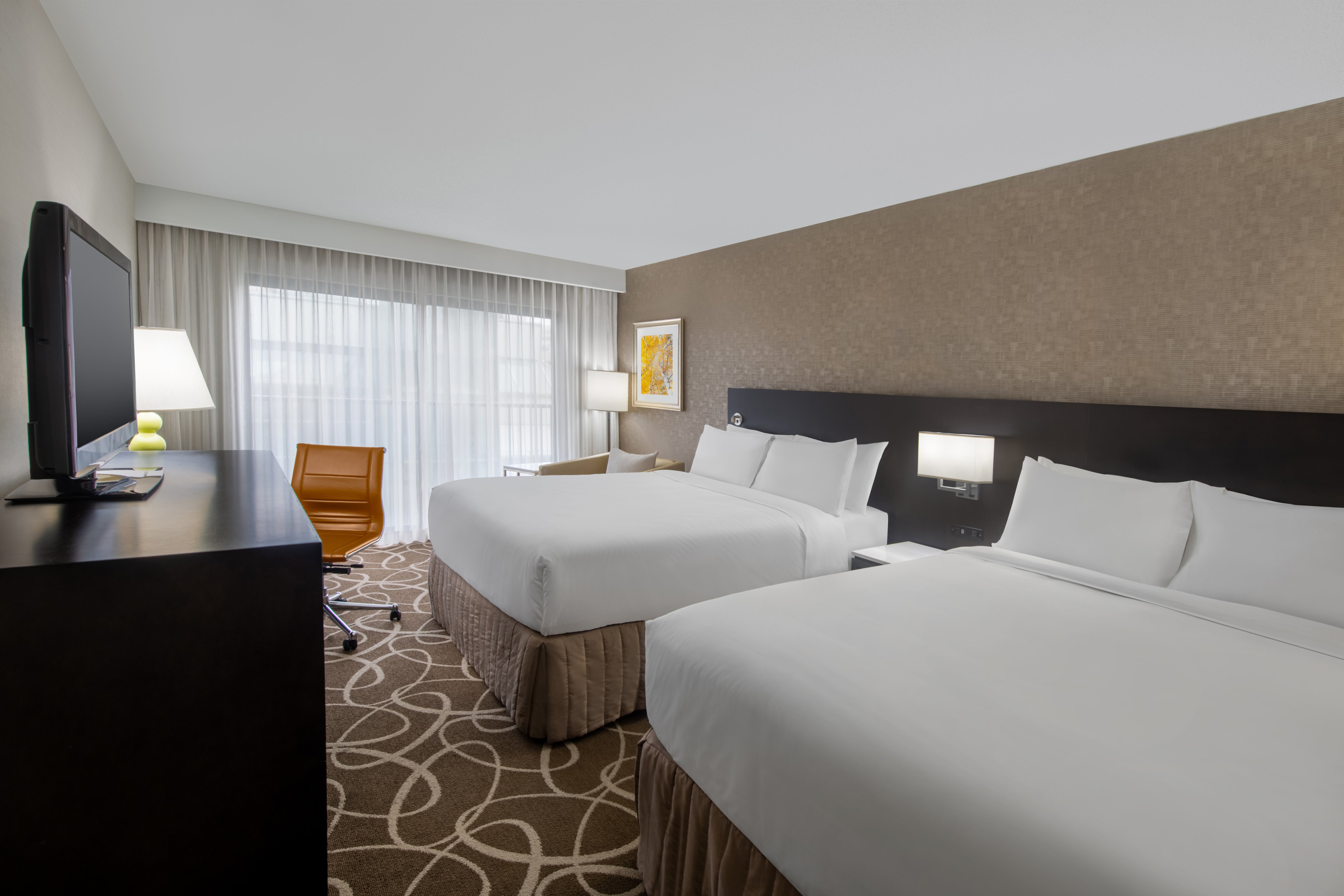 Crowne Plaza Kitchener Waterloo 24/74