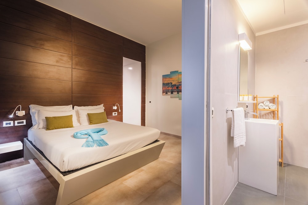 NAVONA SUITES 27/52