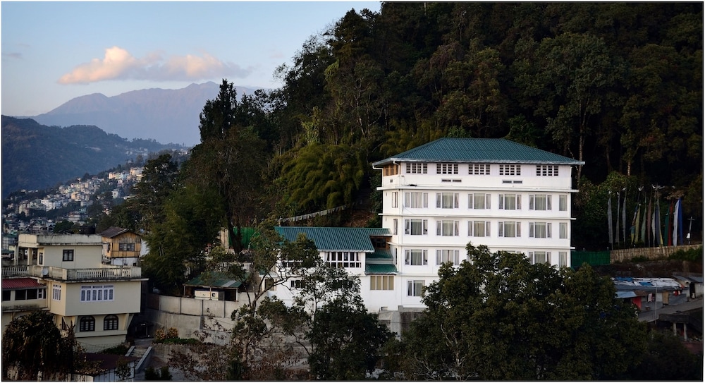 Summit Namnang Courtyard and Spa 2/59