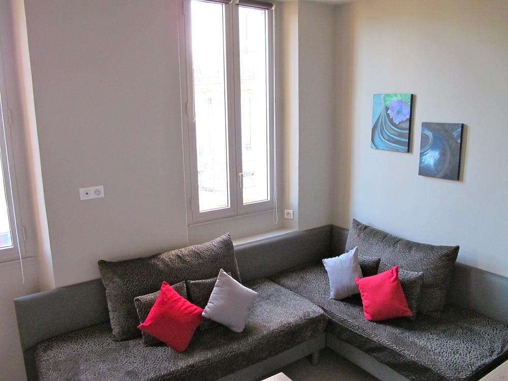 7Art Hotel 48/75