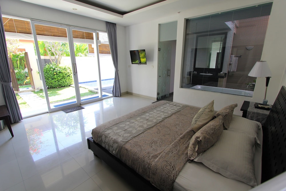Heliconia Villa 58/77