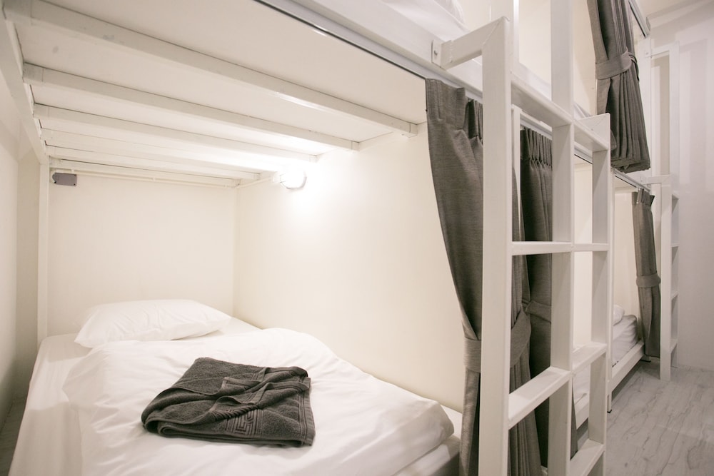 MIXED DORM