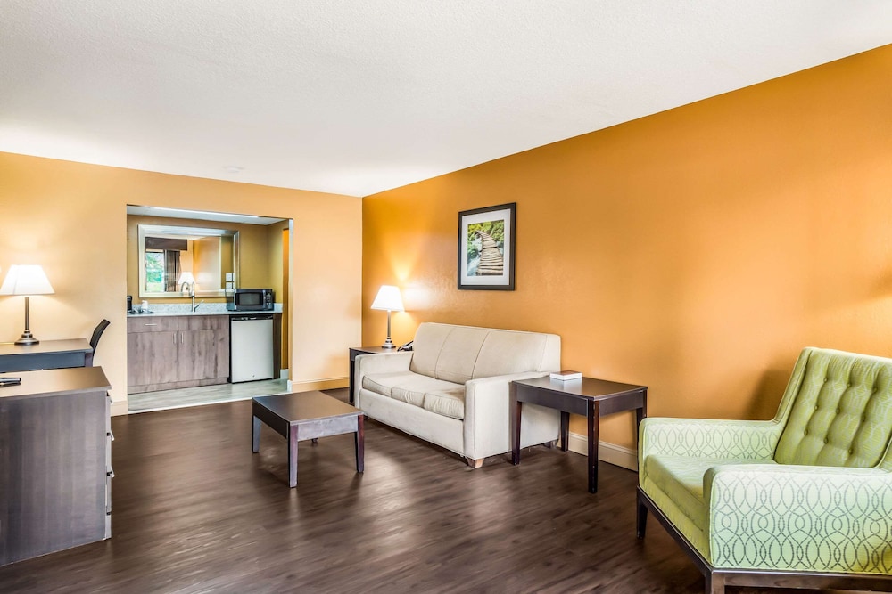 Quality Inn and Suites Corinth West 14/26