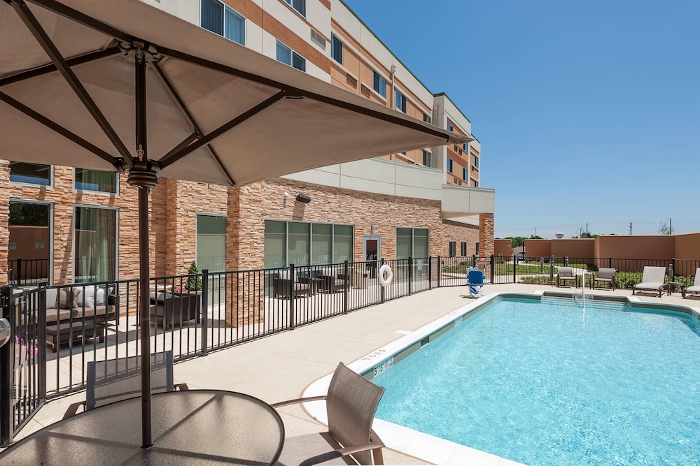 Courtyard Ardmore 3/45