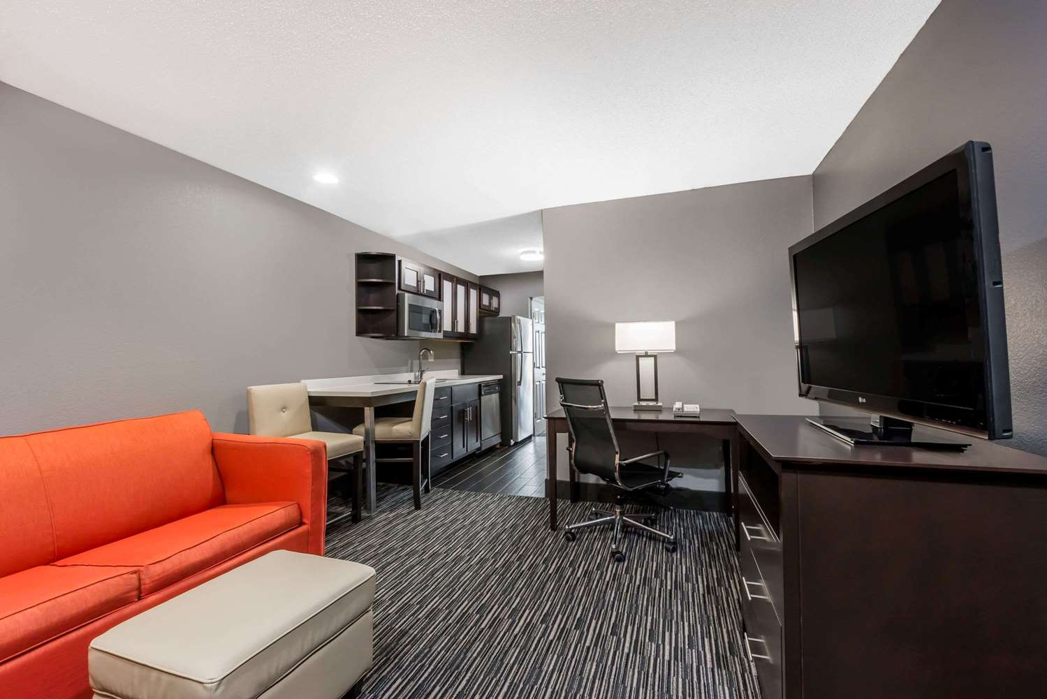 Hawthorn Suites By Wyndham Columbus West Hotel 8/12