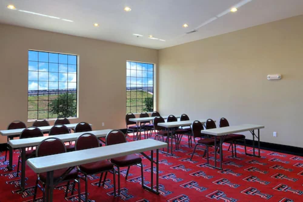 Days Inn by Wyndham Lubbock South 26/31