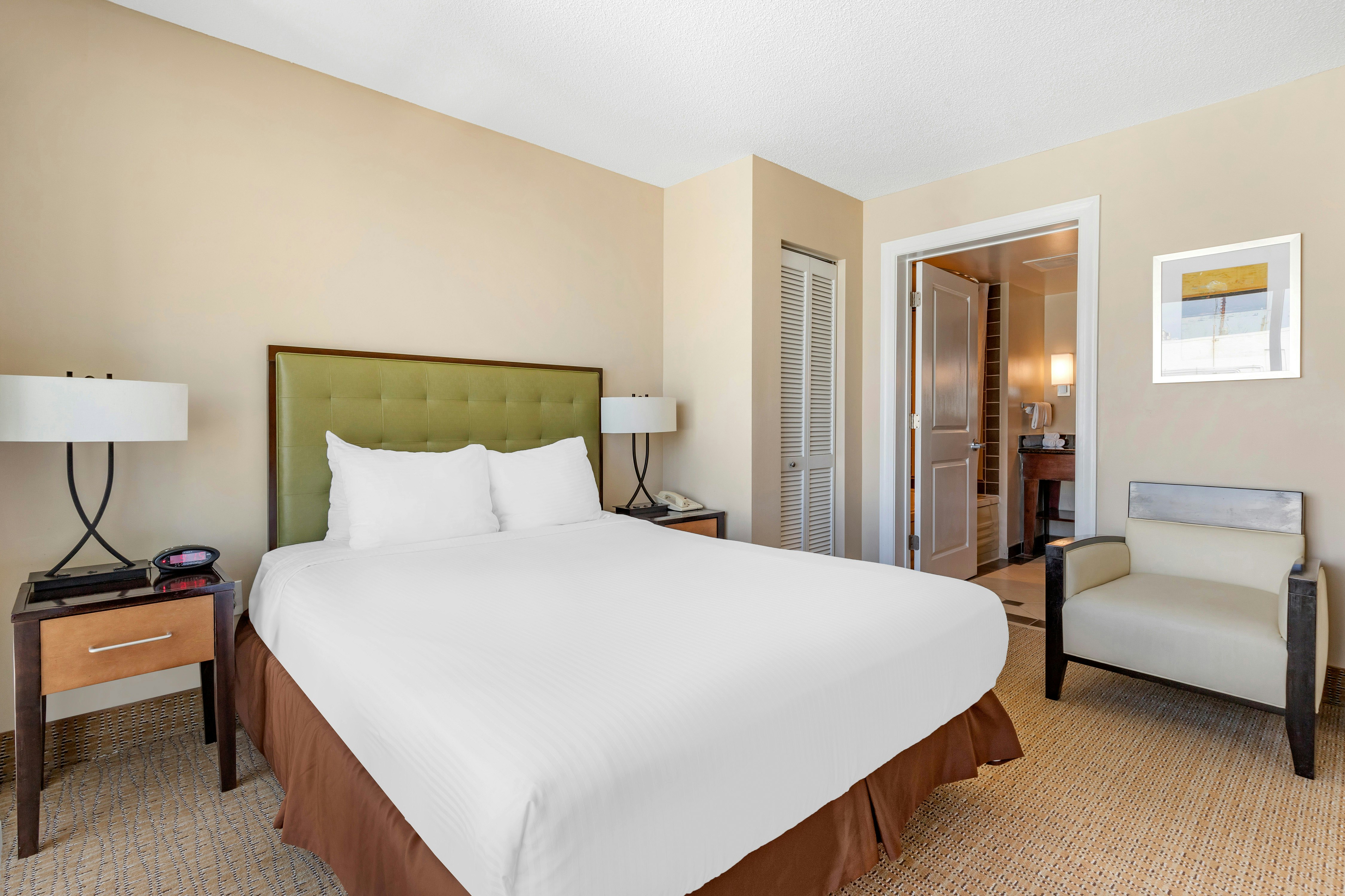 1 Bedroom, Suite, King Bed, Ocean Front