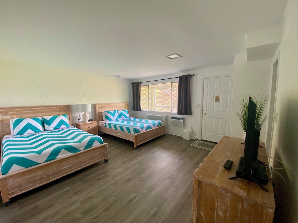 Lodge, 2 Queen Beds