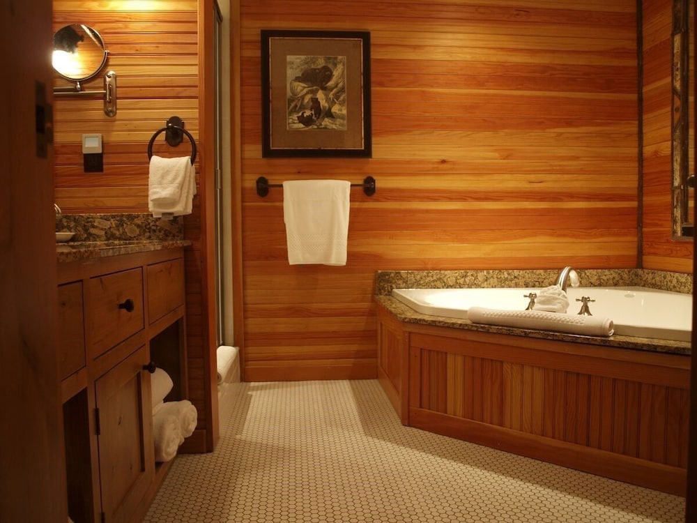Whiteface Lodge 54/80