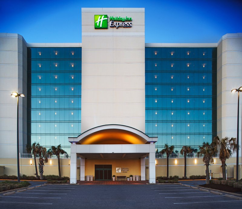Holiday Inn Express Hotel and Suites Va Beach Oceanfront 3/54