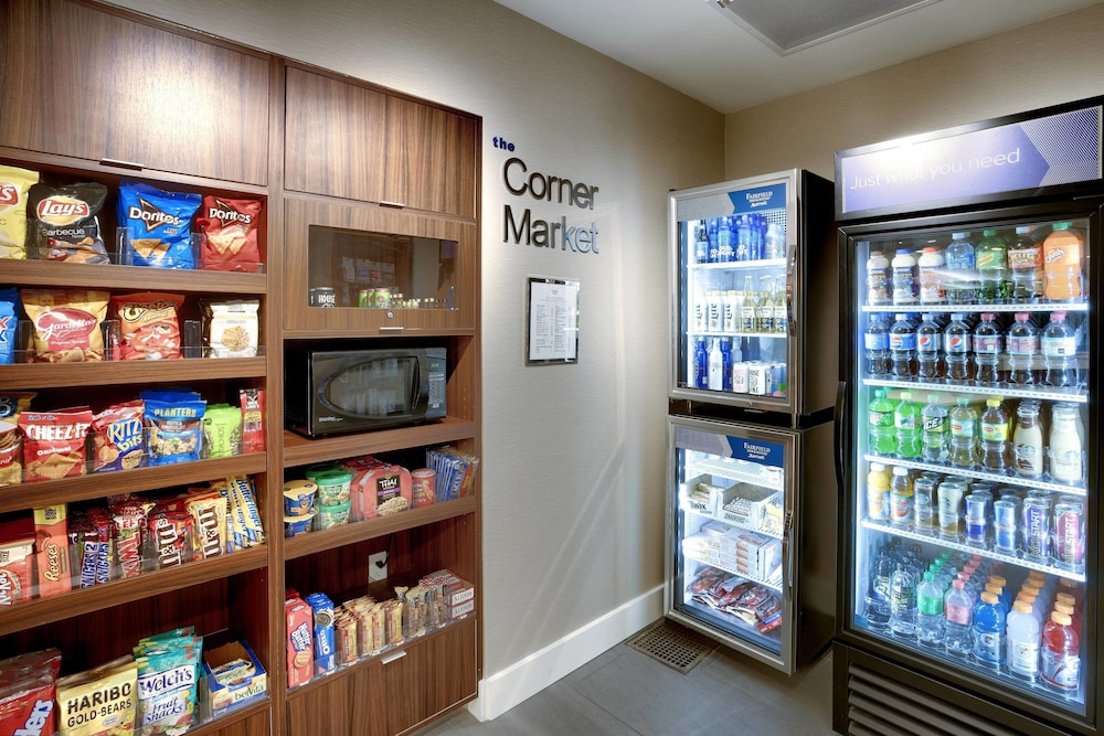 Fairfield Inn & Suites by Marriott Springfield North 32/47