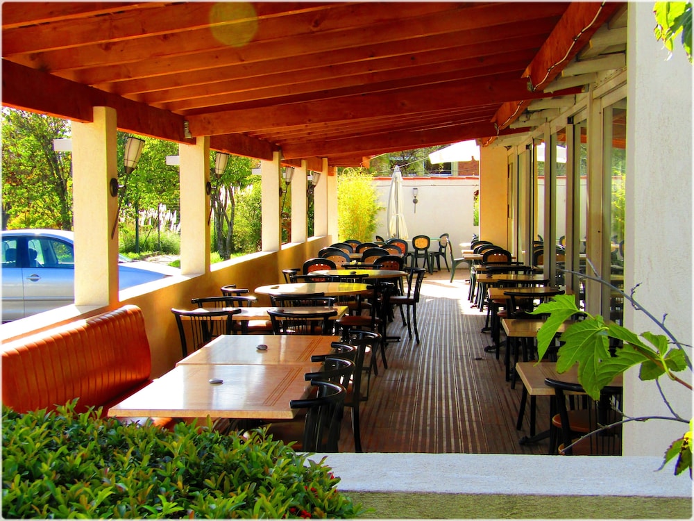 Aix Hotel 32/50