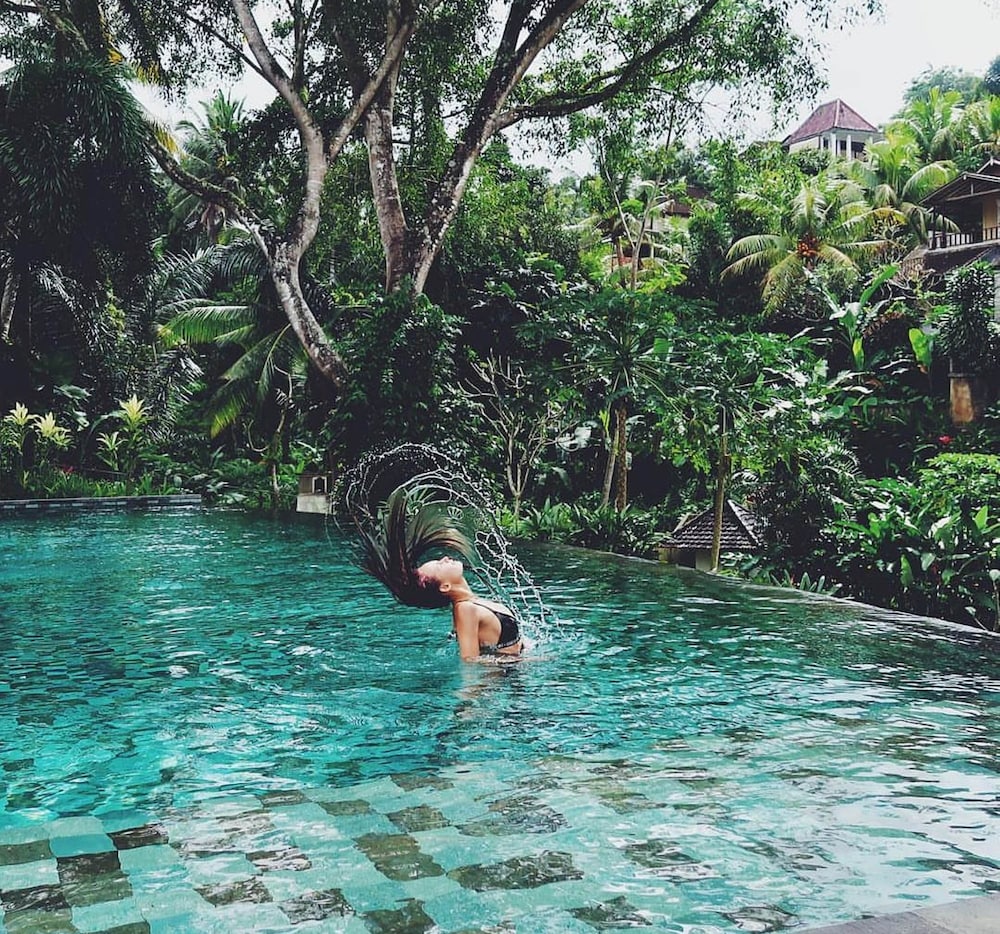 Labak River Hotel 68/71