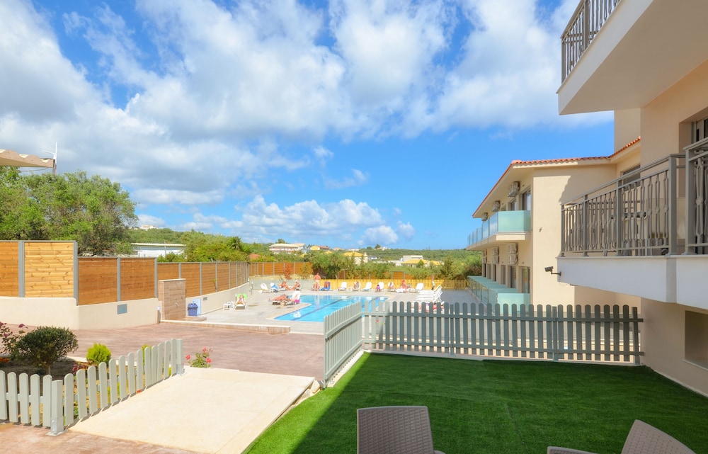 Karras Grande Resort 63/66