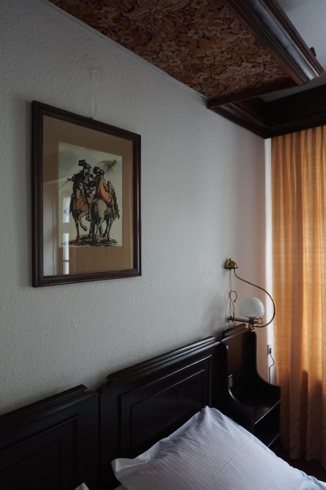 Dwor Polski Hotel 15/50