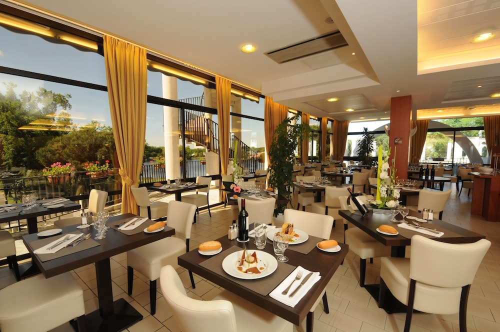 Brit Hotel Du Lac 26/43