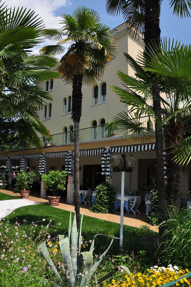 Hotel Terminus 32/33