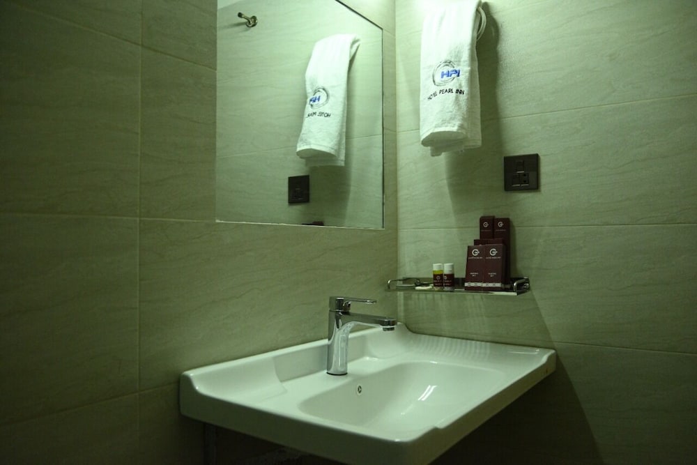 Hotel Pearl Inn 64/64