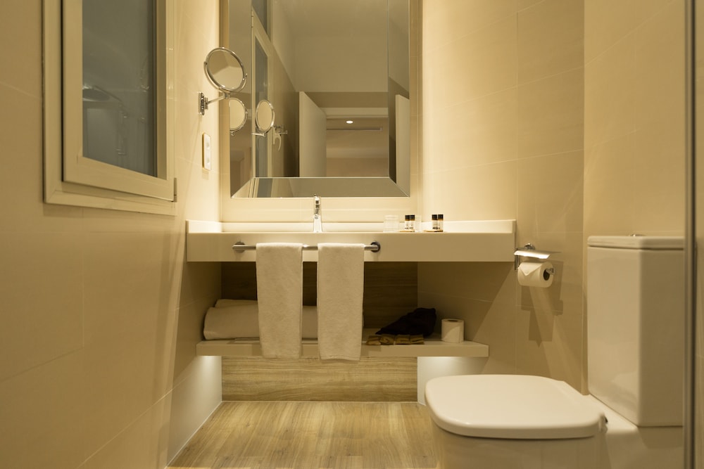 غرفة رباعية، ICON BCN 4/5