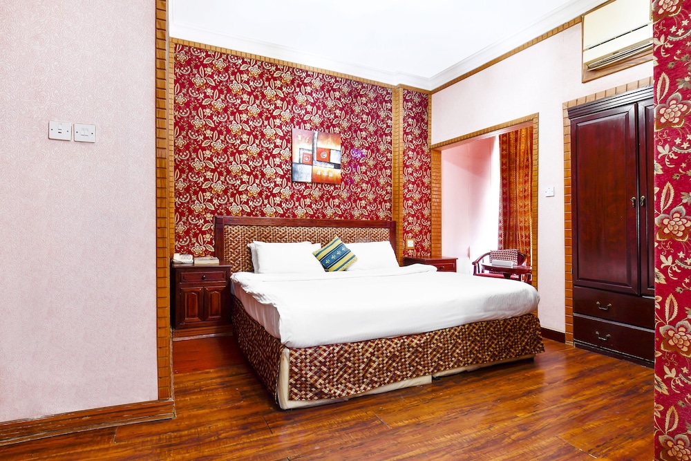 Capital O 125 Moon Plaza Hotel 28/42