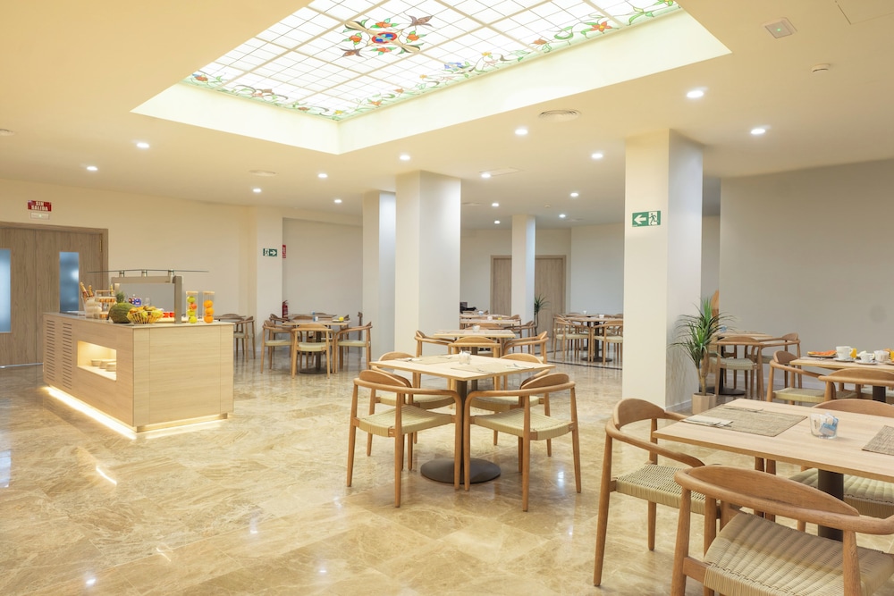 Hotel Checkin Valencia Ciscar 46/64