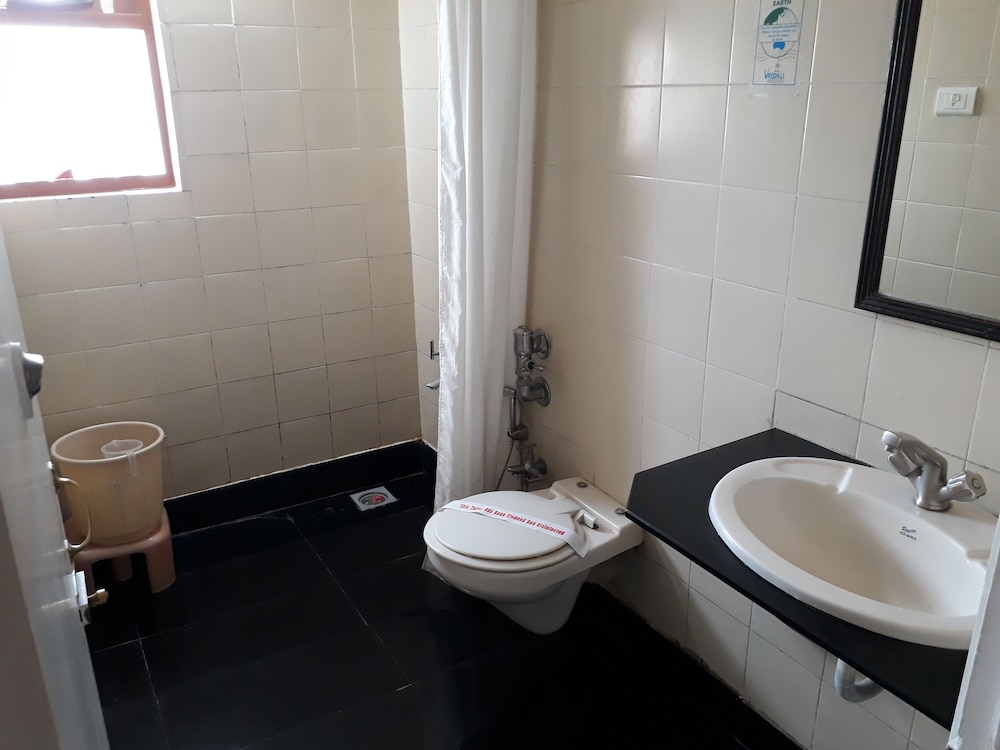 Hotel Vrishali Executive 60/61