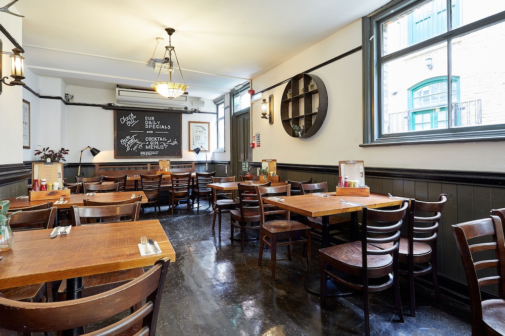 St Christopher's Inn London Bridge 32/36
