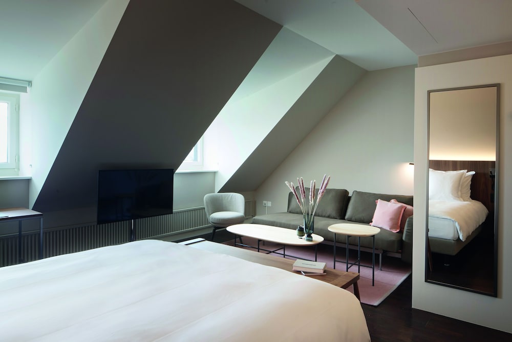 SUPERIOR, DOUBLE BED