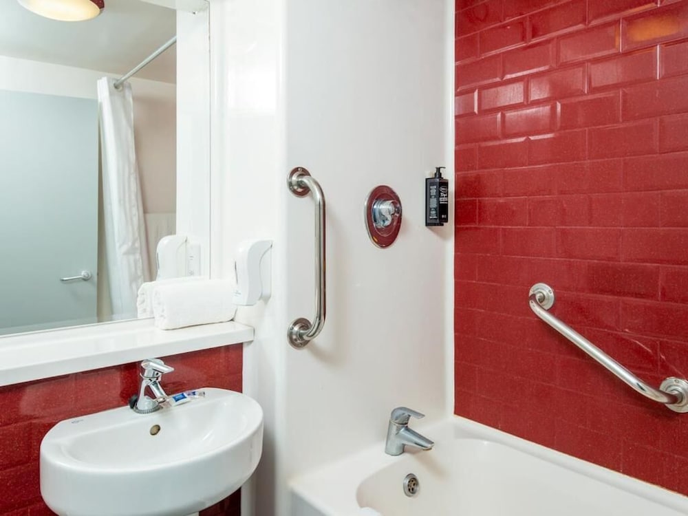 ibis Budget Portishead Marina 14/16