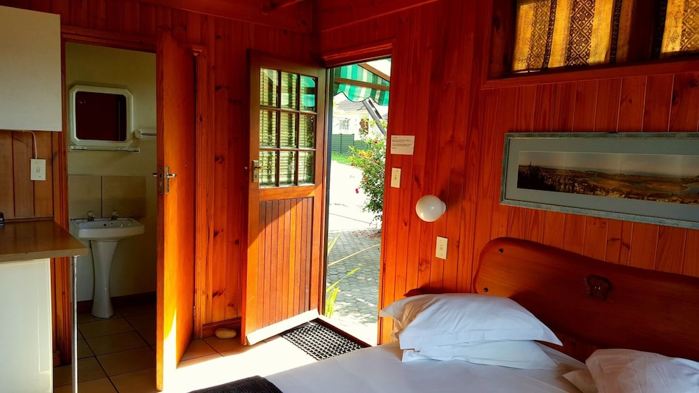 Lakeside Knysna Accomodation 10/42