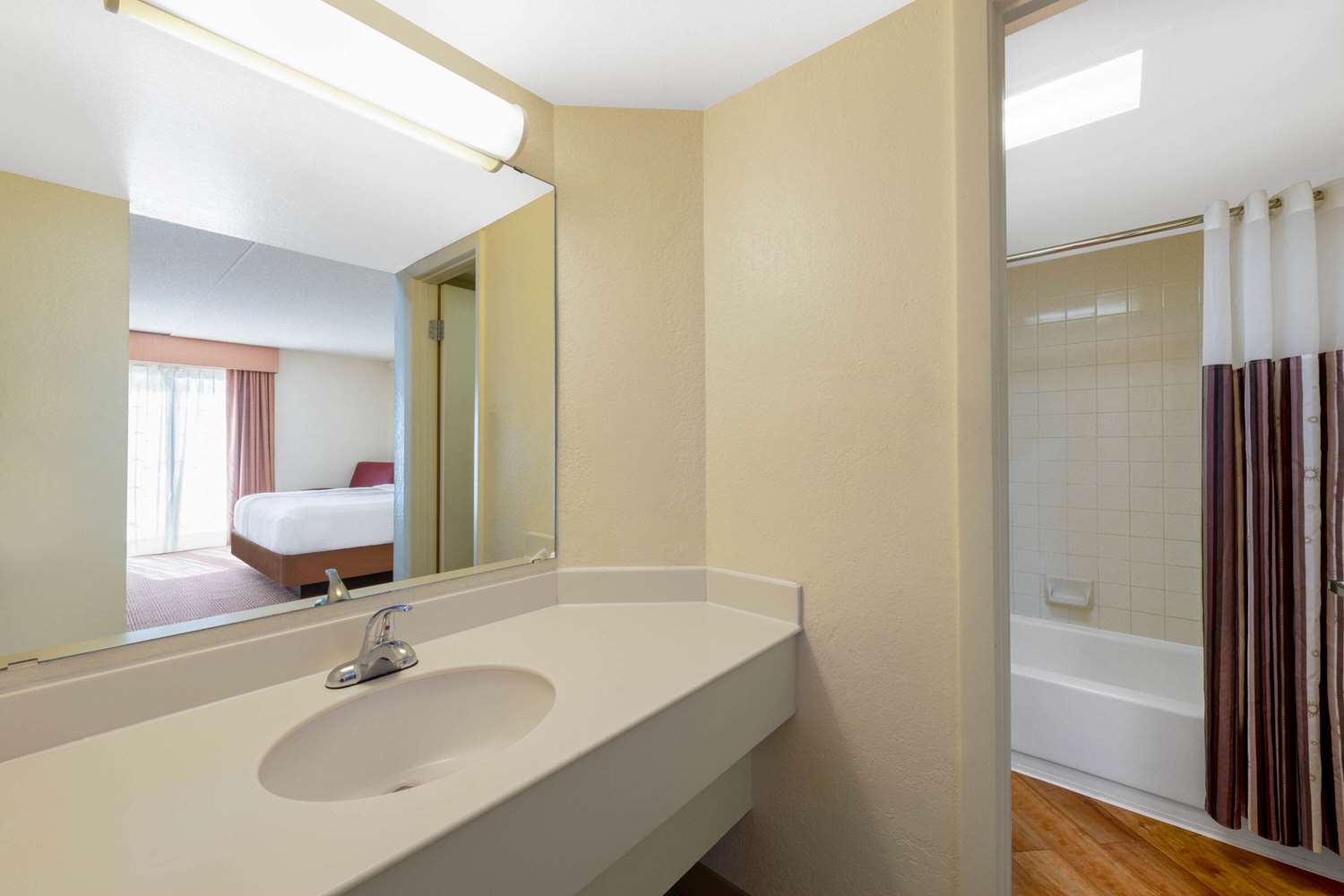 La Quinta Inn by Wyndham Deerfield Beach I-95 at Hillsboro E 29/34