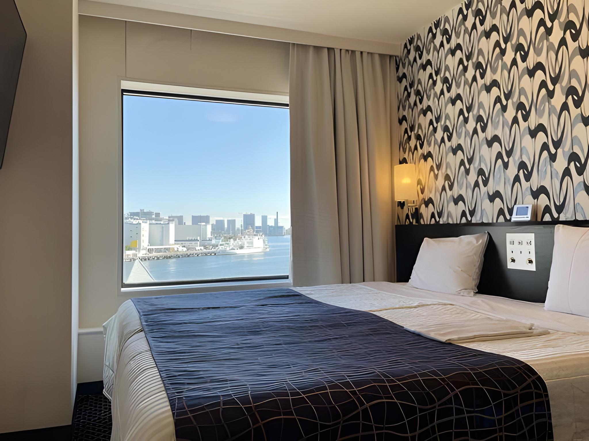 Rainbow, Double Bed, Bridge View