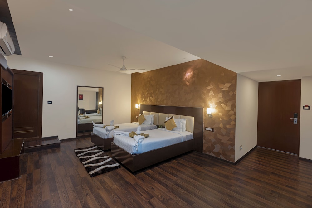 Hotel Hemaadri Grand 14/50