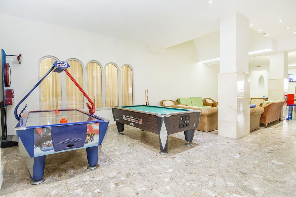 Tres Anclas Apts 34/50