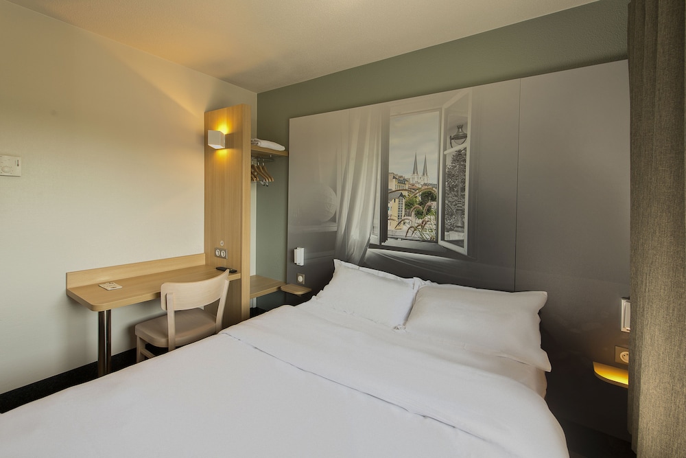 غرفة بسرير مزدوج لذوي الإعاقة، B&B HOTEL Pau Zenith 3/4
