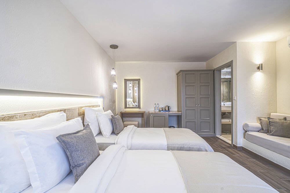 Elementa Boutique Hotel - Adults Only 12/63