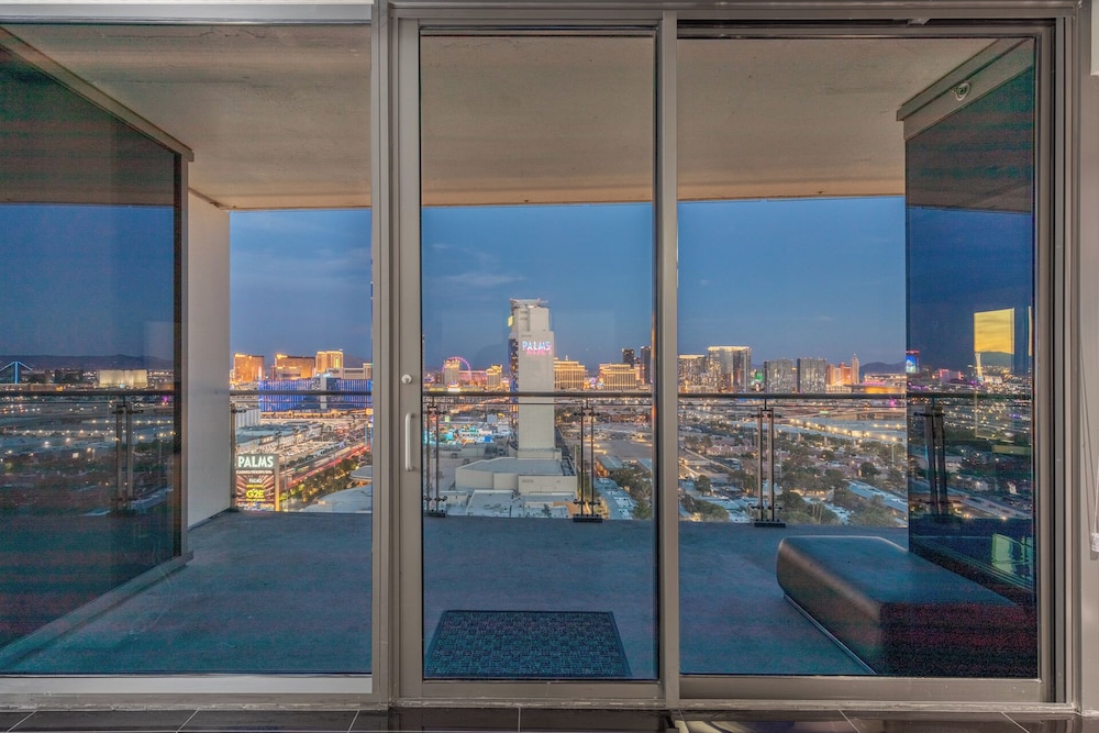 StripViewSuites at Palms Place 45/79