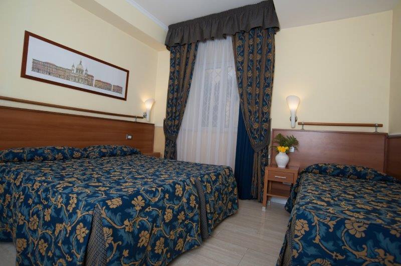 ROOM, TRIPLE