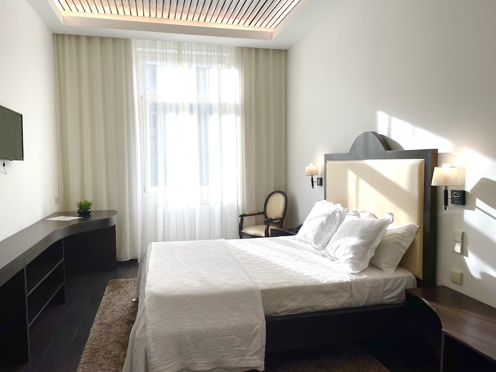 Universal Hotel 13/58