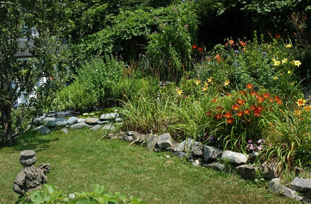 Gardenview Bed And Breakfast 32/43