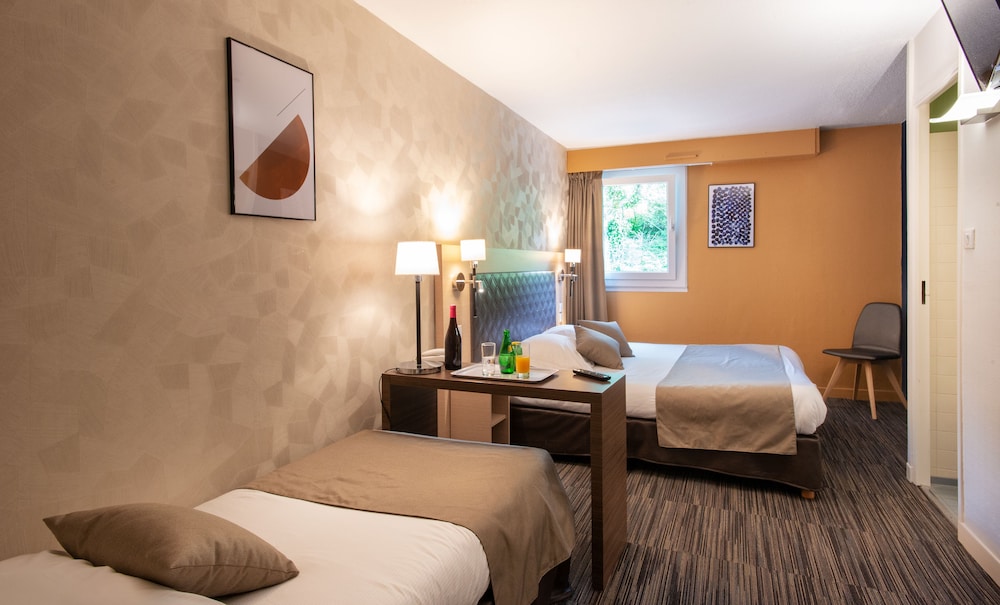 Hotel Opal Inn 7/35